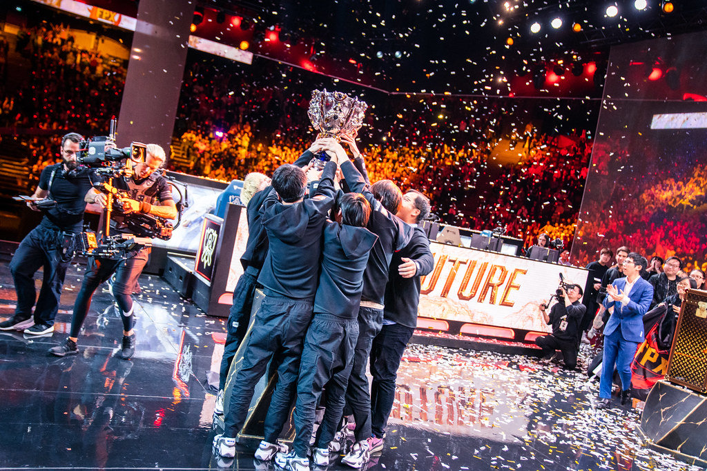 WBG晋级四强关键团战：ON泰坦神钩定胜局